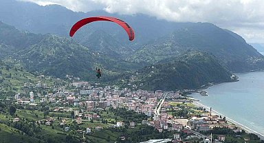 Artvin'de Yamaç Paraşütü Türkiye Şampiyonası heyecanı başladı