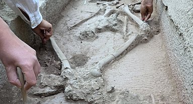 Aspendos'ta 2 bin 400 yıllık gizem... Güreşçi mezarı ortaya çıktı