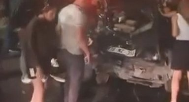 Astsubayları taşıyan otomobil bariyerlere çarptı: 3 yaralı