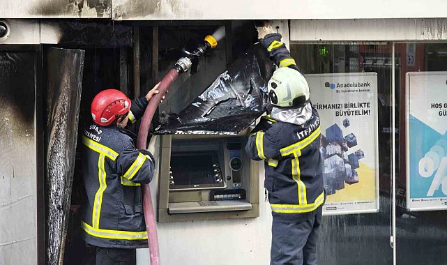 ATM'de çıkan yangın paniğe neden oldu