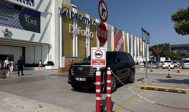 AVM'nin otoparkında tepki çekti: 25 milyonluk araç ambulans alanına park edildi