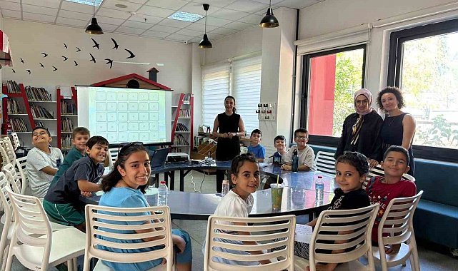 Aydın'da çocuklar kütüphanede drama ile keşfetti
