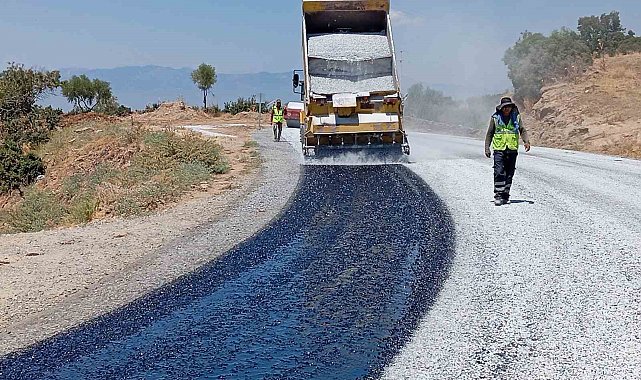 Aydın'ın 17 ilçesinde yol çalışmaları sürüyor