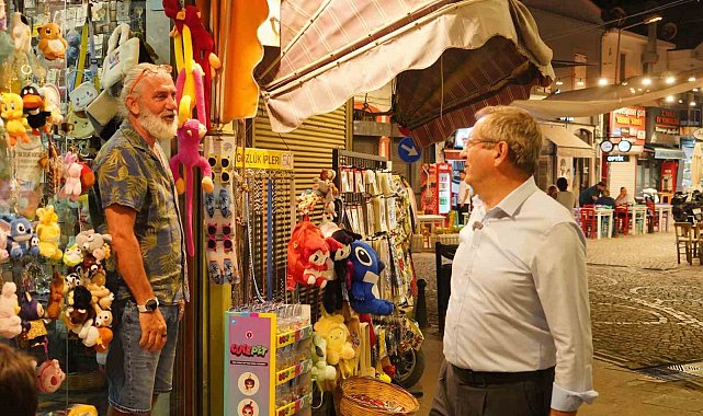 Ayvalık'ta Üretici ve El Emeği Pazarı yaz akşamlarına renk katıyor