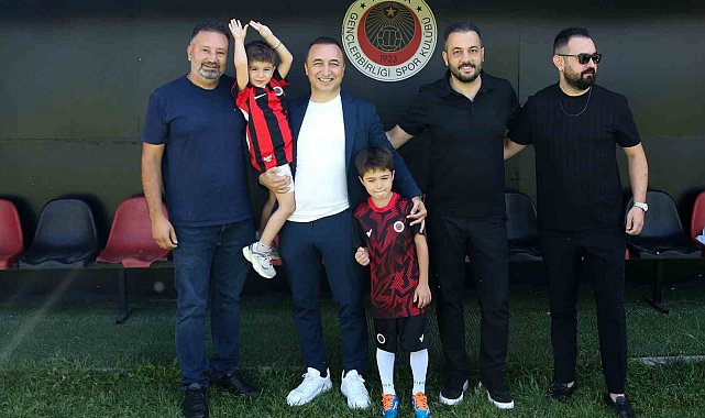 Baba Selami Alımcı ve minik Göktuğ'dan Gençlerbirliği'ne ziyaret
