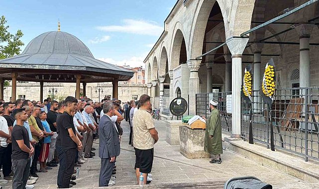 Babaeski'de derede boğulan çocuk gözyaşlarıyla son yolculuğuna uğurlandı