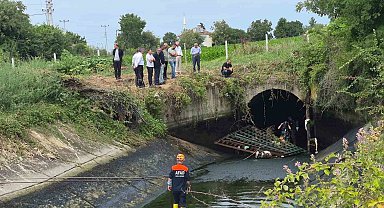 Bafra'da otomobil sulama kanalına düştü: 1 kayıp, 1 yaralı