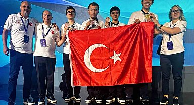 Bakan Bayraktar: "Uluslararası Nükleer Bilim Olimpiyatı'na ilk kez katılan Türkiye, 1 altın ve 3 bronz madalya ile uluslararası arenaya güçlü bir giriş yaptı"