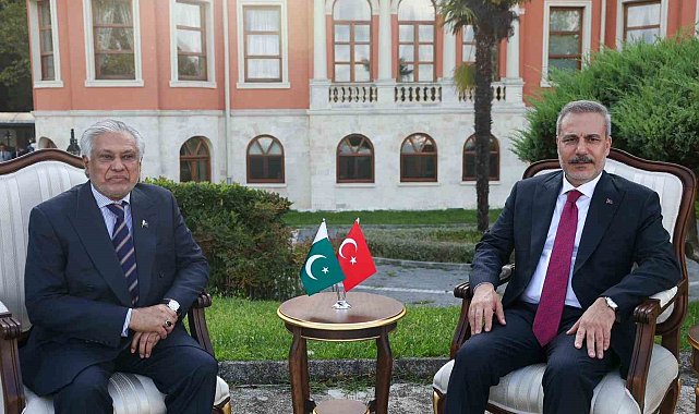 Bakan Fidan, Pakistanlı mevkidaşı Dar ile bir araya geldi