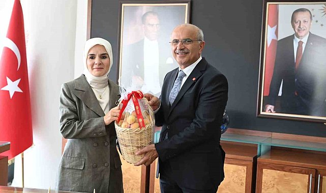 Bakan Göktaş: "Çok iyi bir kütüphane olmuş"