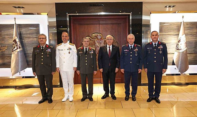 Bakan Güler, Hava Kuvvetleri Komutanlığında devir teslim törenine katıldı