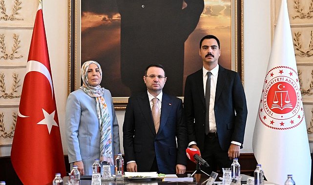 Bakan Gürlek: "Bu cinayeti çözmek boynumuzun borcu"