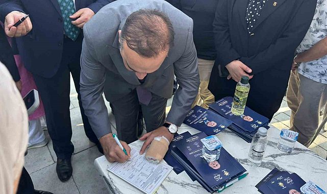 Bakan Kacır, partisine üye kaydı yaptı