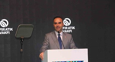 Bakan Kacır: "Sanayi devriminden bu yana yaklaşık 1,5 derece ısınan yerküre, bugün alarm veriyor"