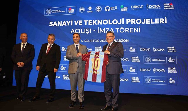 Bakan Kacır'dan Trabzonspor'a Salah teşekkürü