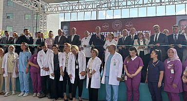Bakan Memişoğlu: "Hastanelerimizin yüzde 80'ini yeniledik, yatak kapasitesini 271 binin üzerine çıkardık"
