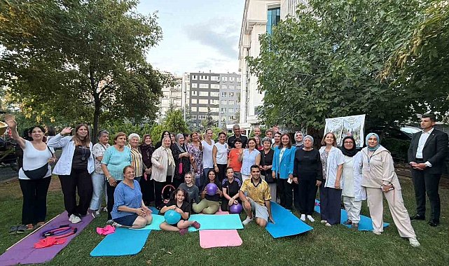 Bakan Memişoğlu, vatandaşlarla birlikte egzersiz yaptı