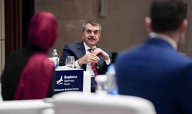 Bakan Tekin: " Ramazan ayı etkinliklerini yaptığımız için bizi gerici, sapkın bir azınlık diye tanımladılar"