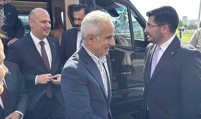 Bakan Uraloğlu, Kayseri'de gençlerle buluştu