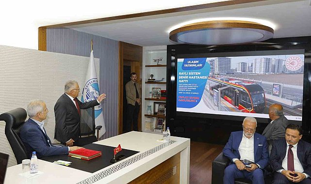 Bakan Uraloğlu: "Kayseri'nin ulaştırma problemleriyle dertlenmeye devam edeceğiz"