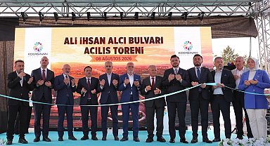 Bakan Uraloğlu'ndan Memduh Çolakbayrakdar'a övgü
