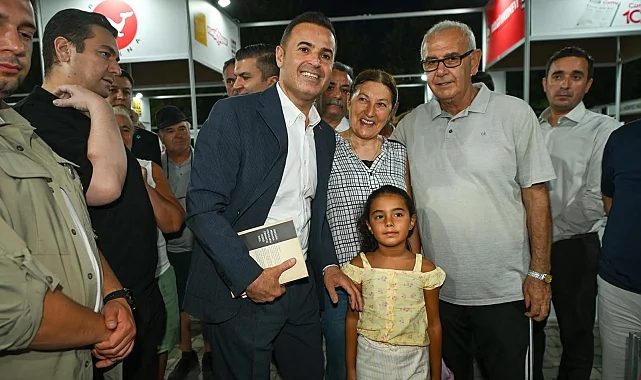 Balıkesir Edremit Kitap Fuarı'nda kültür ve sanat buluştu