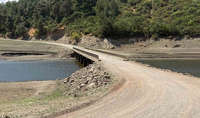 Baraj suları çekildi, köprü ulaşıma açıldı