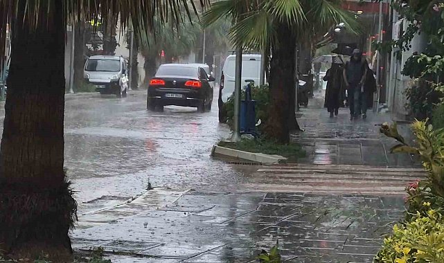 Bartın'da sağanak hayatı olumsuz etkiledi