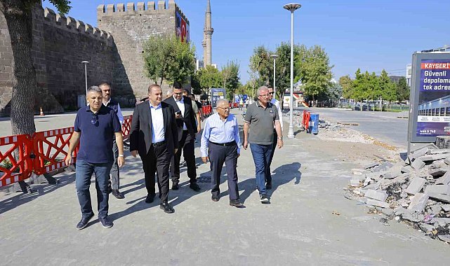 Başkan Büyükkılıç'tan Cumhuriyet Meydanı ve Yeraltı Çarşısı'ndaki yatırımlara yakın takip