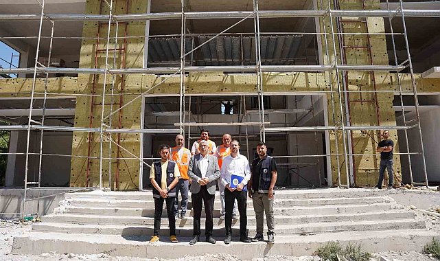 Başkan Hallaç, yapımı devam eden gençlik merkezinde incelemelerde bulundu