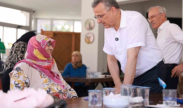 Başkan Kurnaz: "Büyüklerimiz göz bebeğimizdir"
