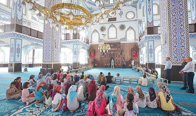Başkan Özdemir'den Yaz Kur'an Kursu öğrencilerine ziyaret