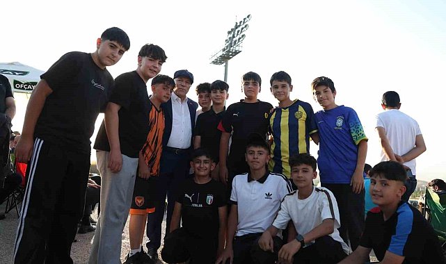Başkan Sekmen: "Mavi beyaz sevdamızın her daim yanında olacağız"