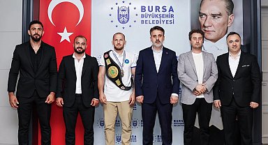 Başkan Vekili Biba dünya şampiyonu güreşçiyi ağırladı