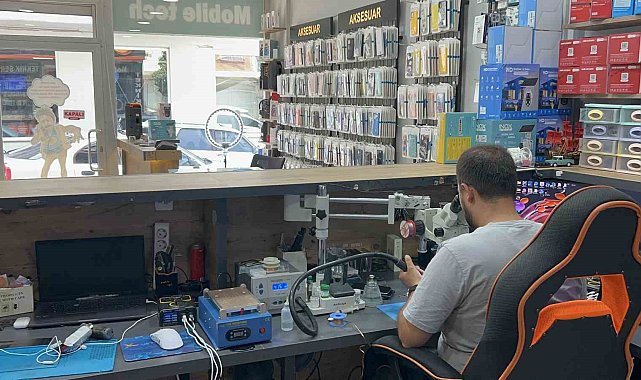 Batarya bir anda alev aldı, tamirci yangın tüpüyle müdahale etti