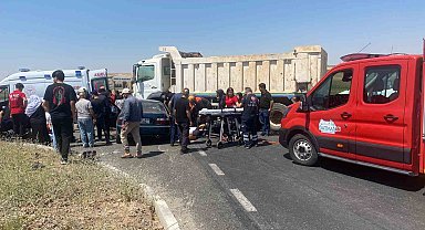 Batman'da kamyon ile otomobil çarpıştı: 4 yaralı