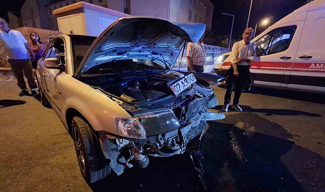 Batman'da otomobiller çarpıştı: 2 yaralı