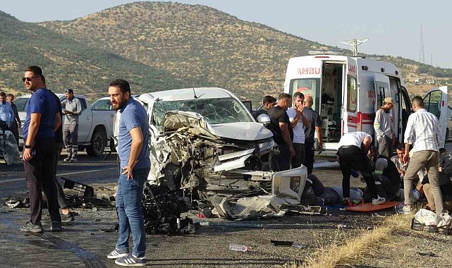 Batman'da pikap ile hafif ticari araç çarpıştı: 7 yaralı