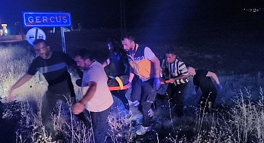 Batman'da pikap tarlaya uçtu: 2 yaralı
