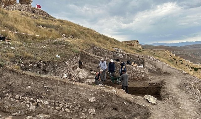 Bayburt Kalesi'nde arkeolojik kazılar sürüyor: Tarih İlk Tunç Çağı'na uzanıyor