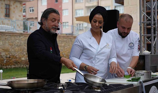 Bayburt'un yöresel lezzetleri şeflerin yorumuyla hazırlandı