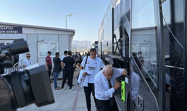 Beşiktaş kafilesi, Antalya'da