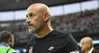 Beşiktaş tribünlerinden Vincenzo Italiano'ya destek