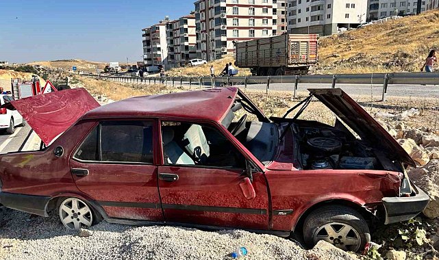 Besni'de kontrolden çıkan otomobil şarampole girdi: 1 yaralı