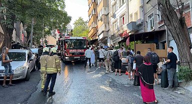 Beyoğlu'nda otel yangını: 17 kişi tahliye edildi