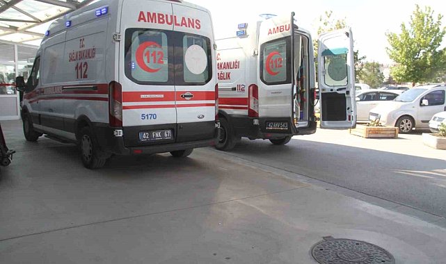Beyşehir'de ticari taksi anne ve kızına çarptı: 2 yaralı