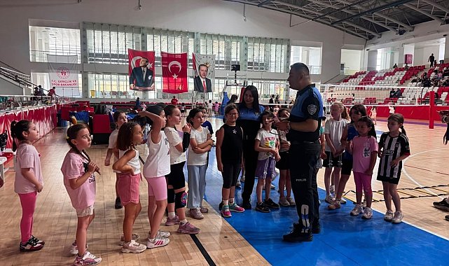 Bilecik'te çocuklar polislik mesleğini yakından tanıdı