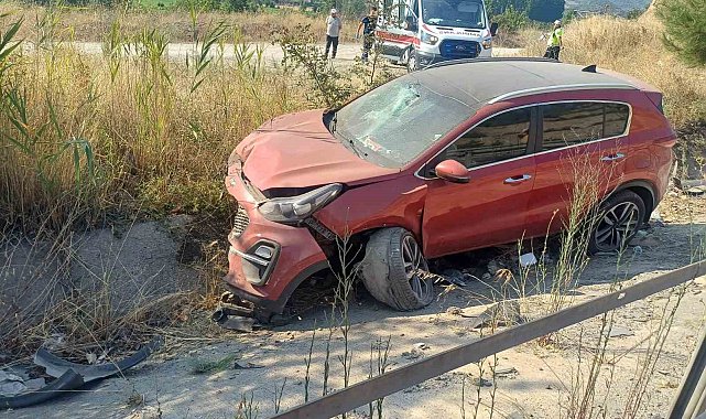 Bilecik'te otomobil bankete düştü: 4 yaralı