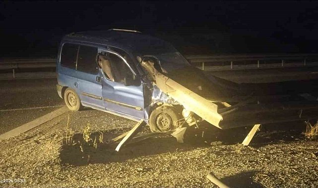 Bilecik'te otomobil bariyerlere çarptı: 1 yaralı