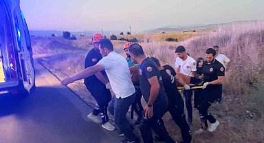Bingöl'de otomobil yoldan çıktı: 2 yaralı